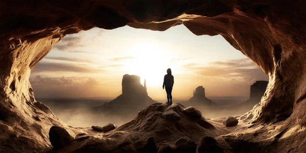 Adventurous Woman Standing Cave Rocky Mountain Sunset Sunrise Sky Adventure — ストック写真
