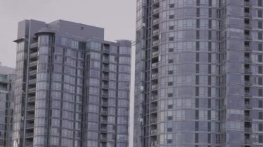 Vancouver, British Columbia, Kanada. Şehir manzarasında binalar var. Moden Mimarisi
