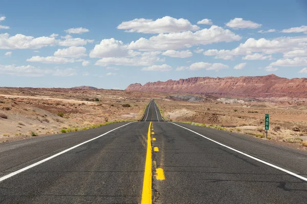 Scenic Road Dry Desert Red Rocky Mountains Background Page Arizona — Zdjęcie stockowe