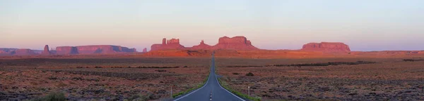 Scenic Road Dry Desert Red Rocky Mountains Background Sunrise Sky — 스톡 사진