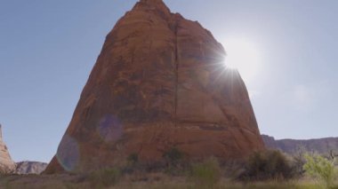 Colorado Nehri, Glen Kanyonu, Arizona, Amerika Birleşik Devletleri. Amerikan Dağları Doğa Manzarası Arkaplanı. Güneşli Gündoğumu. Yavaş Hareket