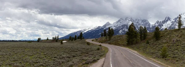 Scenic Road Surrounded Mountains American Landscape Spring Season Grand Teton — Stockfoto
