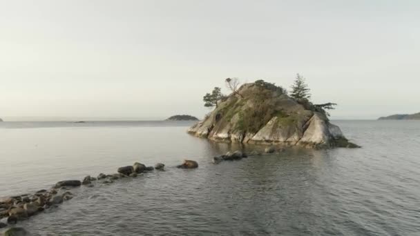 太平洋西海岸のロッキー島の空中パノラマビュー 日当たりの良い日の出 Whytechif Park Horshouse Bay West Vancouver British Columbia — ストック動画