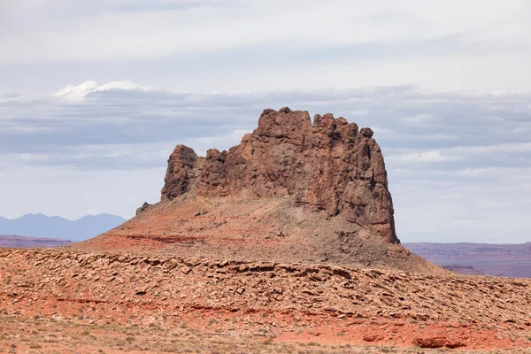 Red Rock Mountain Landscape Während Eines Sonnigen Und Bewölkten Tages — Stockfoto