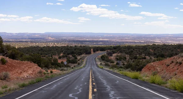 Scenic Road Dry Desert Red Rocky Mountains Background Arizona United — Zdjęcie stockowe