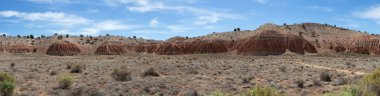 Amerikan Tabiat Çölü 'nde kaya oluşumu. Cathedral Gorge Eyalet Parkı, Panaca, Nevada, Amerika Birleşik Devletleri. Arkaplan Panoraması