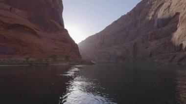 Colorado Nehri, Glen Kanyonu, Arizona, Amerika Birleşik Devletleri. Amerikan Dağları Doğa Manzarası Arkaplanı. Güneşli Gündoğumu. Yavaş Hareket