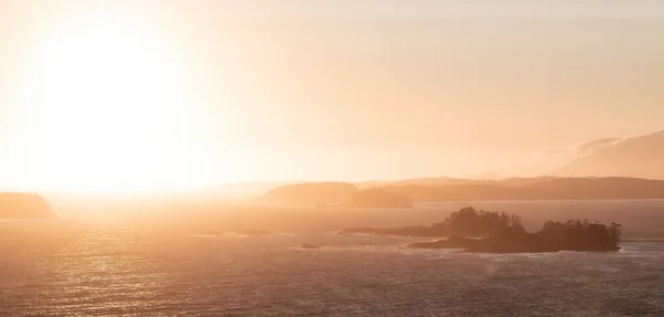 Waves Pacific Ocean Rocky Beach West Coast Sunny Summer Sunset — Stockfoto