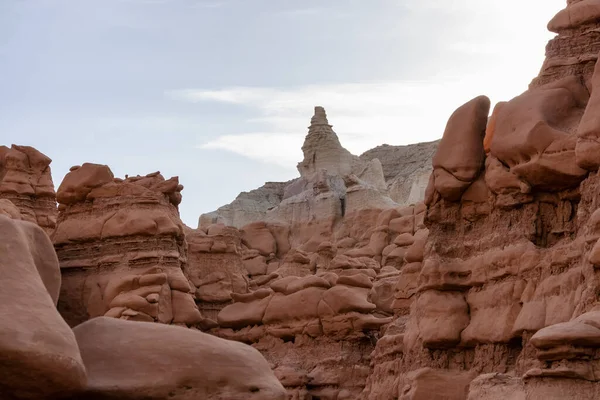 Κόκκινος Βράχος Και Hoodoos Στην Έρημο Στο Sunrise Άνοιξη Στο — Φωτογραφία Αρχείου