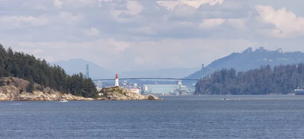 Lighthouse Park Modern City Background Sunny Summer Day West Vancouver — Zdjęcie stockowe