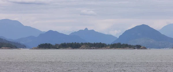 Howe Sound Islands Canadian Mountain Landscape Background Taken West Vancouver — Zdjęcie stockowe