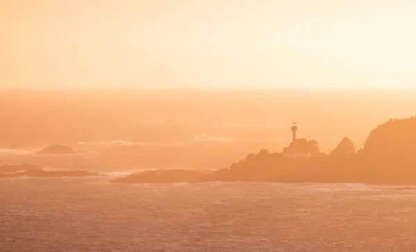 Lighthouse Pacific Ocean Rocky Shore West Coast Sunny Summer Sunset — Stockfoto