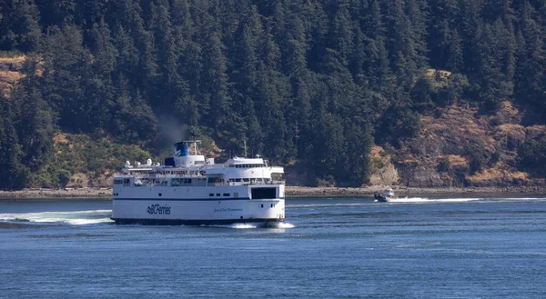 Gulf Islands British Columbia Canada July 2022 Ferries Passing Islands — Fotografia de Stock