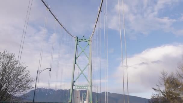 Vancouver British Columbia Canada April 2022 Driving Lions Gate Bridge — Stockvideo