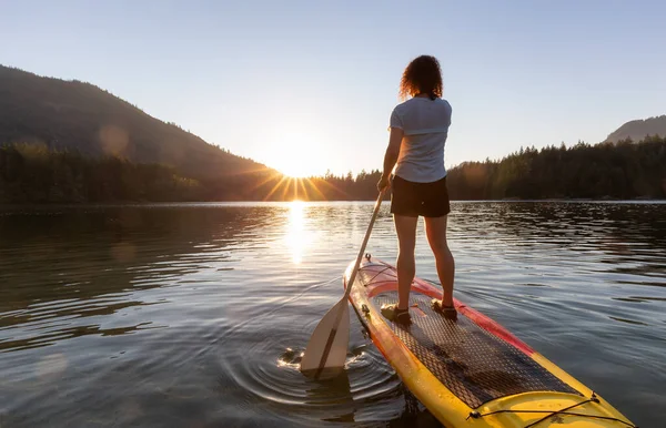 Adventurous Woman Paddling Paddle Board Peaceful Lake Sunny Sunset Hicks — 图库照片