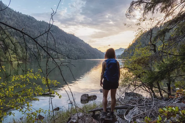 Adventurous Woman Hiking Canadian Nature Harrison River British Columbia Canada — 图库照片