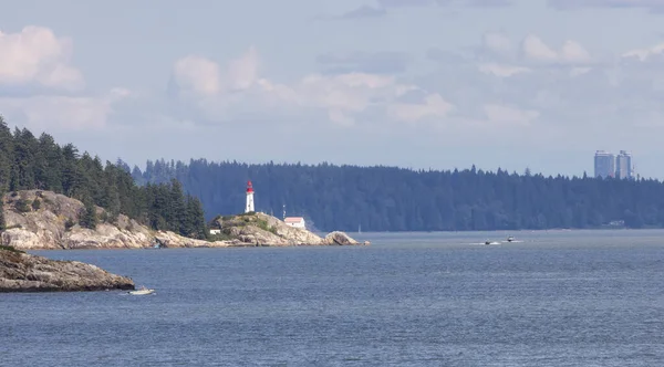 Lighthouse Park Downtown Stad Achtergrond Tijdens Zonnige Zomerdag West Vancouver — Stockfoto