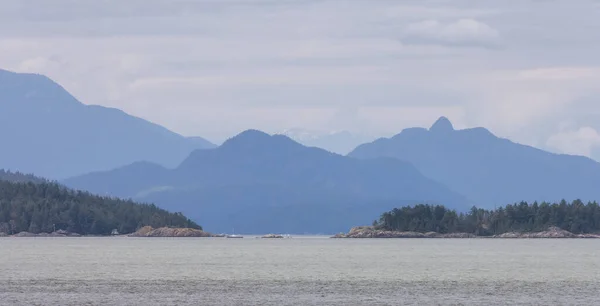 Howe Sound Islands Canadian Mountain Landscape Background Поруч Західним Ванкувером — стокове фото