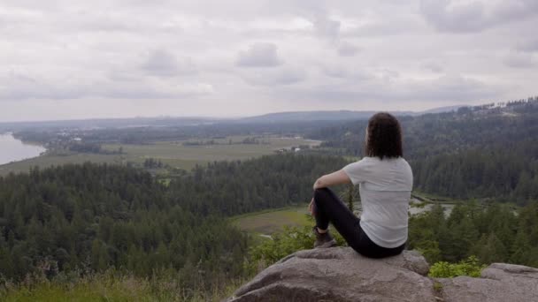 Adventurous Woman Standing Top Rock Overlooking Canadian Nature Landscape Minnekhada — Video Stock