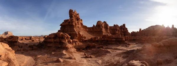Σχηματισμοί Του Κόκκινου Βράχου Στην Έρημο Στο Σάνυ Σάνραιζ Άνοιξη — Φωτογραφία Αρχείου