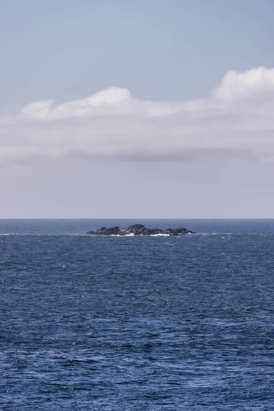 Rugged Rocks Rocky Shore West Coast Pacific Ocean Summer Morning — 图库照片