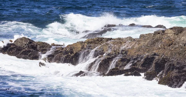 Rugged Rocks Rocky Shore West Coast Pacific Ocean Summer Morning — 图库照片