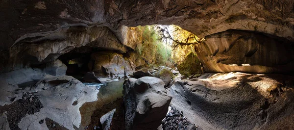 Höhle Und Fluss Einer Schlucht Canadian Nature Background Panorama Little — Stockfoto