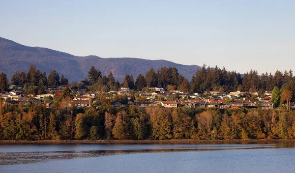 Casas Residenciales Junto Océano Ciudad Nanaimo Durante Soleado Día Verano —  Fotos de Stock