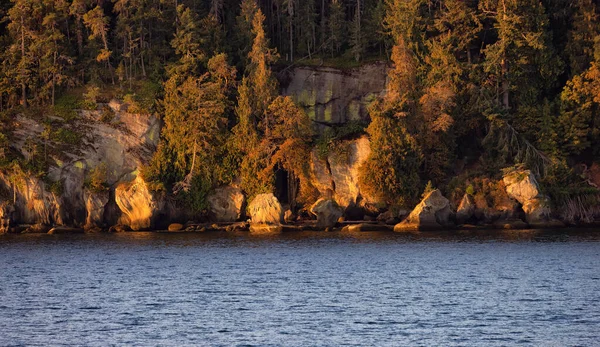 加拿大太平洋西海岸的自然景观 秋天太阳升起的季节 加拿大不列颠哥伦比亚省温哥华岛Nanaimo附近的Gabriola — 图库照片