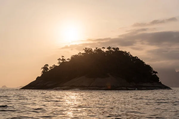 Hermosa Vista Isla Del Océano Cerca Río Janeiro Brasil — Foto de Stock