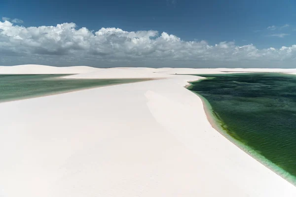 Hermosa Vista Laguna Aguas Pluviales Azules Dunas Arena Blanca Lenois — Foto de Stock