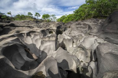  Brezilya, Chapada dos Veadeiros 'taki kayalık nehir kanyonu manzarası