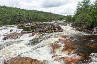  Chapada dos Veadeiros, Brezilya 'da cerrado şelalesi manzarası