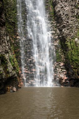 Chapada dos Veadeiros, Brezilya 'da cerrado şelalesi manzarası