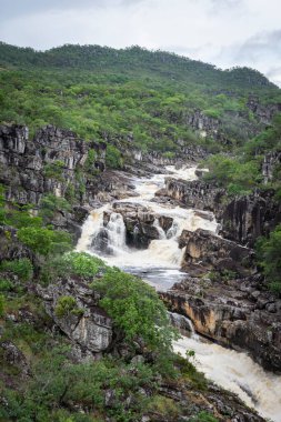 Chapada dos Veadeiros, Brezilya 'da cerrado şelalesi manzarası