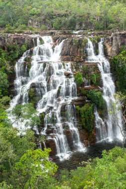 Chapada dos Veadeiros, Brezilya 'da cerrado şelalesi manzarası