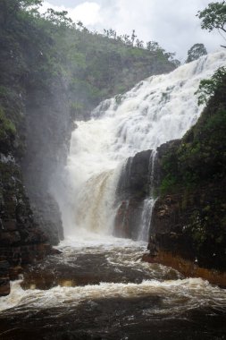  Chapada dos Veadeiros, Brezilya 'da cerrado şelalesi manzarası