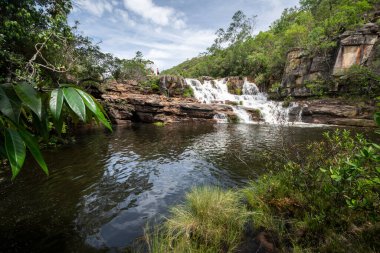 Chapada dos Veadeiros, Brezilya 'da cerrado şelalesi manzarası
