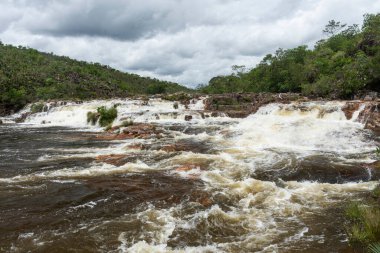  Chapada dos Veadeiros, Brezilya 'da cerrado şelalesi manzarası