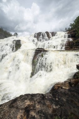  Chapada dos Veadeiros, Brezilya 'da cerrado şelalesi manzarası