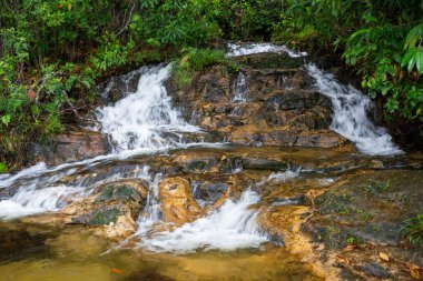 Chapada dos Veadeiros, Brezilya 'da cerrado şelalesi manzarası