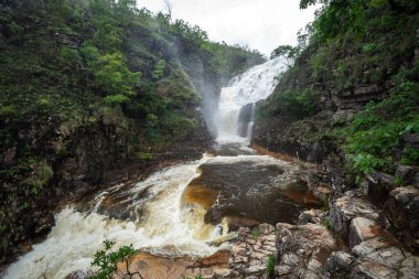  Chapada dos Veadeiros, Brezilya 'da cerrado şelalesi manzarası