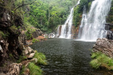 Chapada dos Veadeiros, Brezilya 'da cerrado şelalesi manzarası