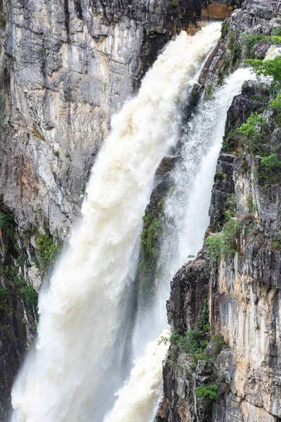巴西Chapada Dos Veadeiros的Cerrado瀑布景观 — 图库照片