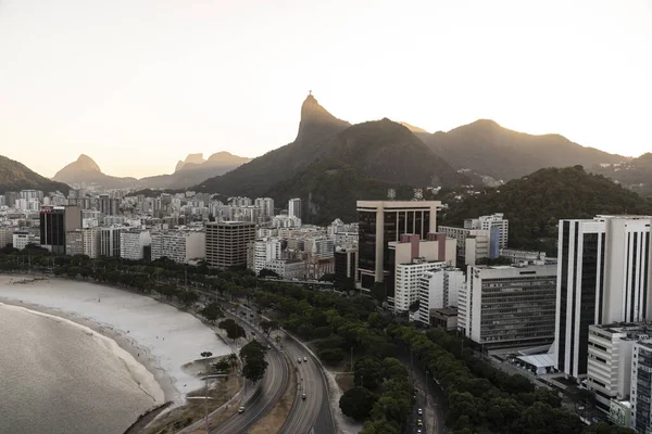 Şehir Plajına Binalara Dağlara Rio Janeiro Brezilya Güzel Gün Batımı — Stok fotoğraf