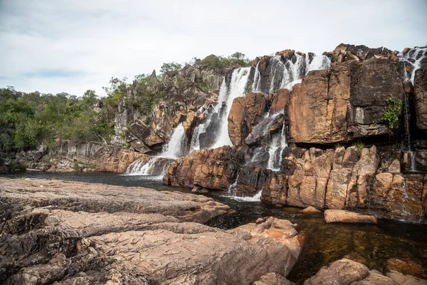 Beautiful View Wild Rocky Cerrado Waterfall Chapada Dos Veadeiros Gois — Fotografia de Stock