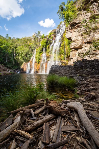Beautiful View Big Wild Green Rocky Waterfall Chapada Dos Veadeiros — Fotografia de Stock