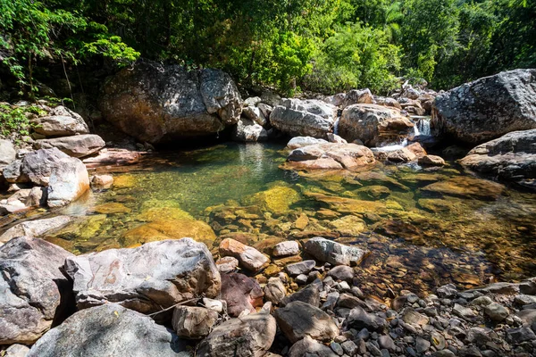 Vista Hermosa Piscina Río Salvaje Zona Verde Chapada Dos Veadeiros — Foto de Stock