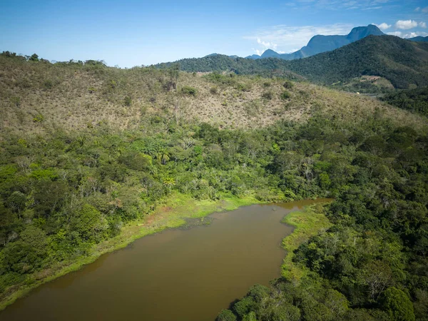 Hermosa Vista Aérea Lago Verde Selva Tropical Con Agua Fangosa — Foto de Stock