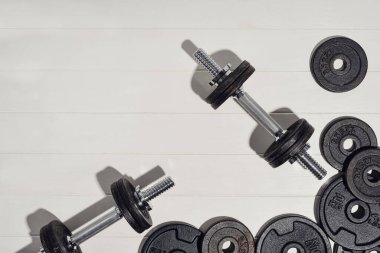 Ev konseptinde spor yapmak ya da spor yapmak, kopya alanı arka planına sahip üst görünüm